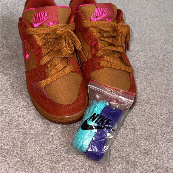 Nike Dunk Low Disrupt 2 'Desert Bronze' - Picture 6 of 6